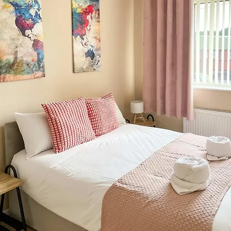 Ferienhaus Station Road - 3 Bedrooms With Parking & Garden *