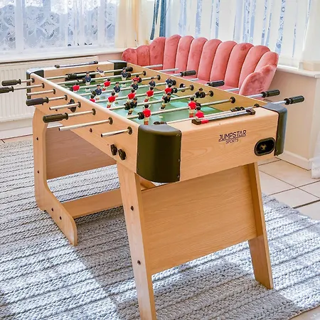 Station Road - 3 Bedrooms With Parking & Garden Hébergement de vacances Bristol